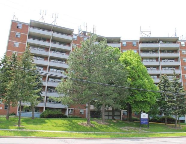 Glen Valley Apartments | 420 Greenhill Avenue, Hamilton - Photo 1