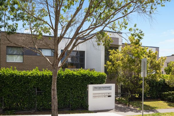 Stylish Apartment with North-Facing Alfresco Entertanining - Photo 1