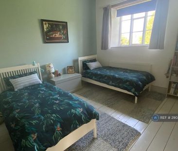5 bedroom detached house to rent - Photo 5