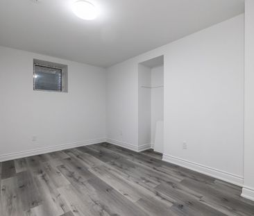 For Lease - 1 Huron Lane, Bradford West Gwillimbury, Ontario - Photo 2