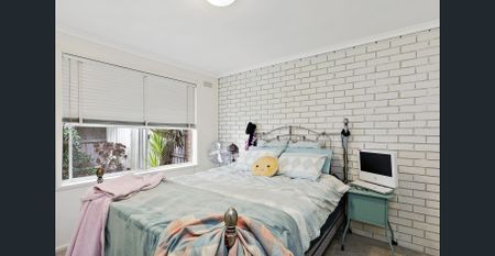 A Natural Position! - Photo 3