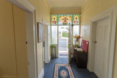 5-Bedroom Flat for Rent – Wi-Fi Included! - Photo 2