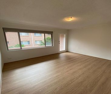 Newly Renovated 2 Bedroom Unit&excl; - Photo 3