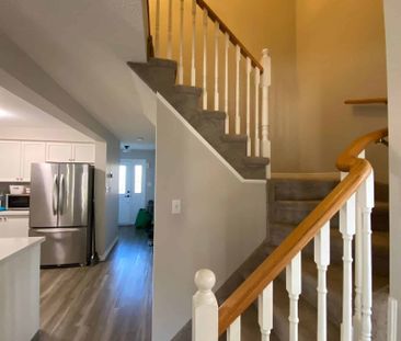 Three bedroom detached home for rent Bowmanville - Photo 2