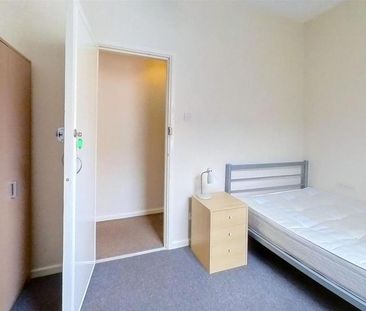 4 bedroom private hall to rent - Photo 2