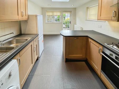 2 bedroom semi-detached house to rent - Photo 2