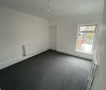 Lawrence Place, Newark, Notts, NG24 - Photo 3