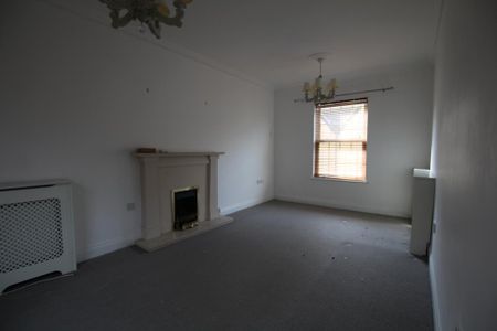 4 bedroom detached house to rent - Photo 4