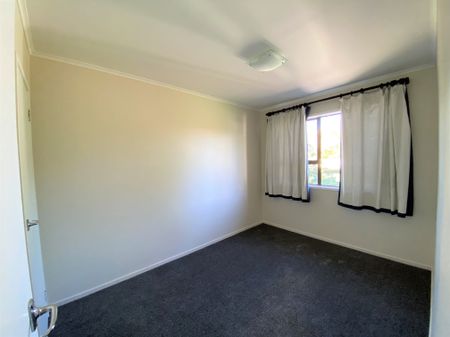 3 Bedrooms on Oreil Avenue - Photo 3