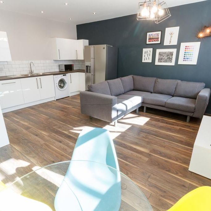 6 bedroom flat to rent - Photo 1