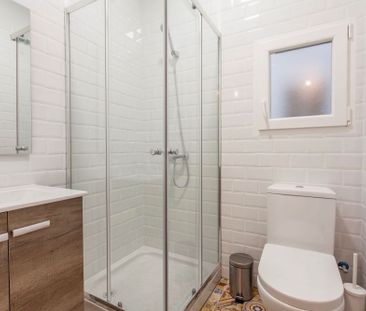 Cozy room in Actor Llorens Street - Photo 5