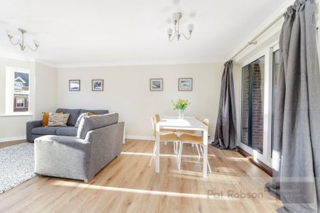 Highbridge, Newcastle Upon Tyne - Photo 3