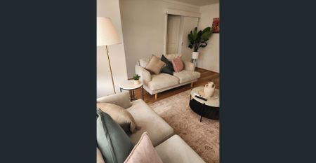 Walk to the train station! Fully furnished bills included - Photo 4