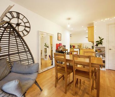 3 bedroom flat to rent - Photo 5