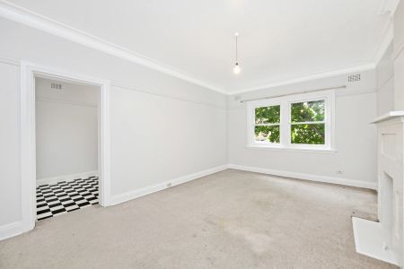 Recently Refurbished Apartment - Photo 4