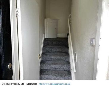 3 bedroom flat to rent - Photo 2