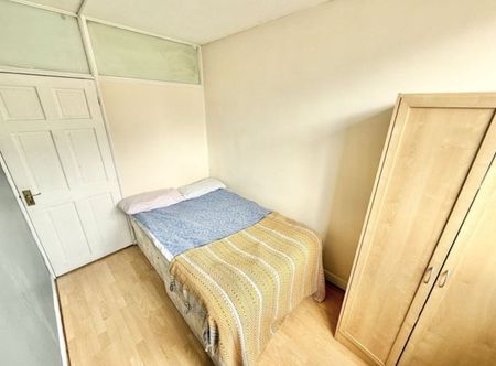 Room in a Shared Flat, Llandovery House, E14 - Photo 5