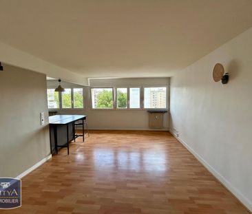 Location Appartement 3 pièces 77m² LILLE 59000 - Photo 2