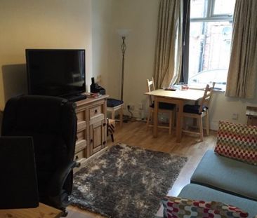 3 bed Terraced - To Let - Photo 5