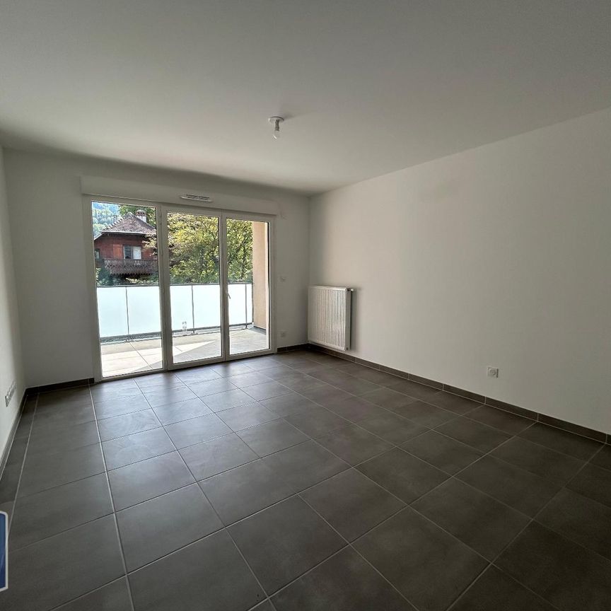 Location Appartement 3 pièces 63m² ST PIERRE EN FAUCIGNY 74800 - Photo 1
