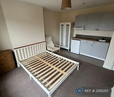 1 bedroom in a house share to rent - Photo 5