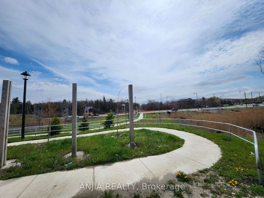 For Lease - 104 Credit Lane, Richmond Hill, Ontario - Photo 1