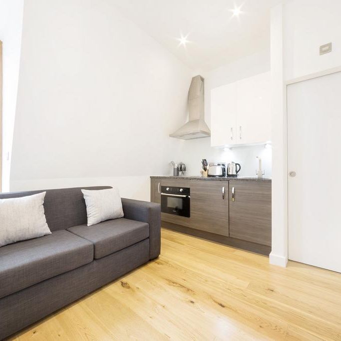 Studio to rent - Photo 1