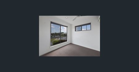 Sunny double storey with double garage in Rural View - Photo 3