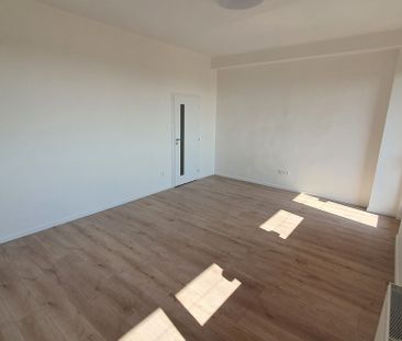 Štýlový a priestranný 3i byt v pokojnej lokalite – Fotografia 1