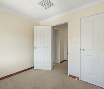 Spacious Homely Townhouse - Photo 5