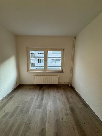 Frisch renovierte 1-Zimmer-Wohnung mit großer Küche! - Photo 2