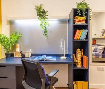 Standard - 2 Bed Flat - Photo 2