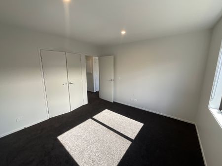 TWO BEDROOM HOME IN STRATFORD - Photo 3