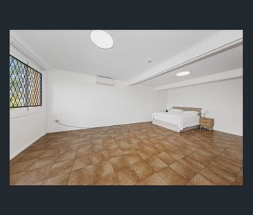 HIGHSET BRICK HOME IN QUIET STREET - LEASE ONLY UNTIL 22/01/2026 - Photo 5