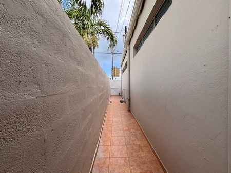 Location Maison 3 pièces 63m² LE MOULE 97160 - Photo 4