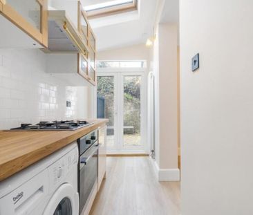 3 Bed Flat, Amies Street, SW11 - Photo 5