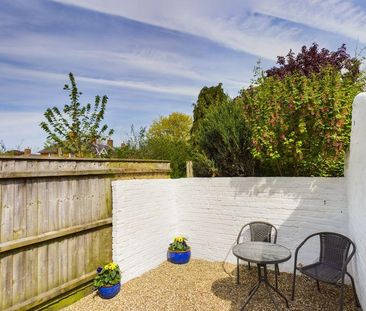 2 bedroom terraced house to rent - Photo 6