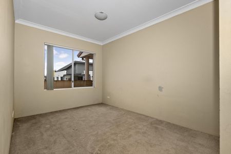 Neat and Tidy 2 Bedroom Unit - Photo 3