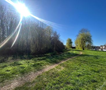 Cheyne Way, Farnborough, Hampshire, GU14 - Photo 3