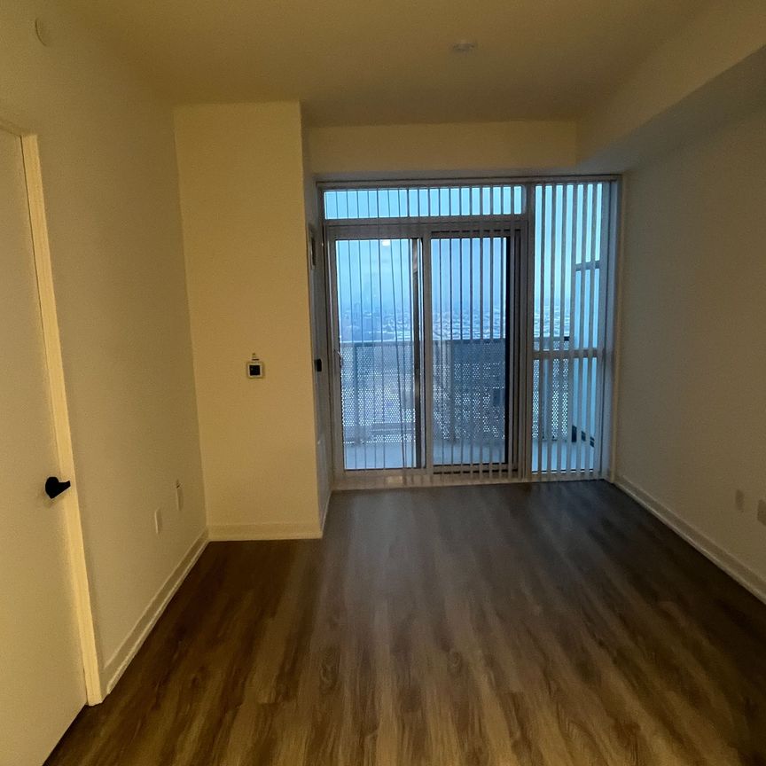 For Lease - 8 INTERCHANGE Way Unit# 4110, Vaughan, Ontario - Photo 1