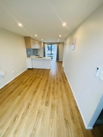 SILVERDALE, 2 BEDROOMS - Photo 5