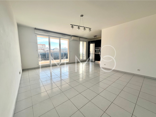 Location Appartement 3 pièces 69m² MARSEILLE 8ème - Photo 1