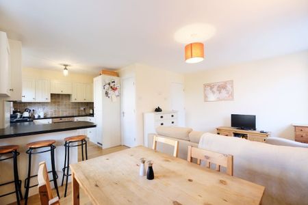 2 Bed Flat, Weavers Way, NW1 - Photo 5