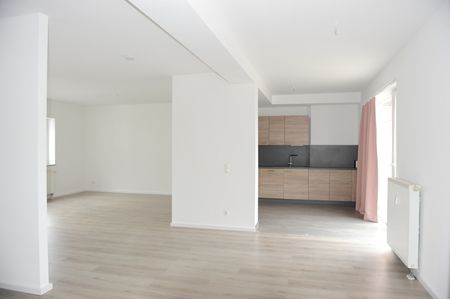 Wunderschöne 3 Raum-Wohnung mit toller Dachterasse und Einbauküche!! - Photo 3