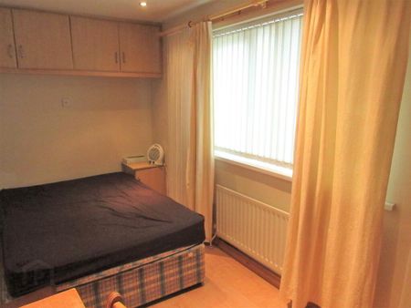 Great Apartment, 5a Canterbury Street, Queens Botanic Area, Belfast, BT7 1LB - Photo 4