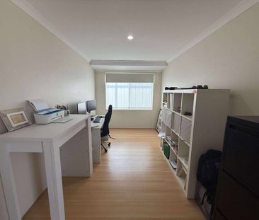 Spacious, low-maintenance living - Photo 2