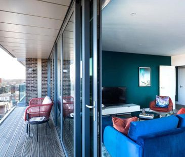 Fairfield Avenue, Staines-upon-Thames, Surrey, TW18 4JW - Photo 1