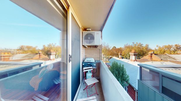 Spacious Two-Bedroom Apartment in Prime Carlton North Location! - Photo 1