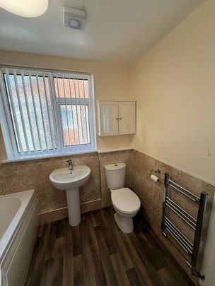 2 bedroom semi-detached bungalow to rent - Photo 1