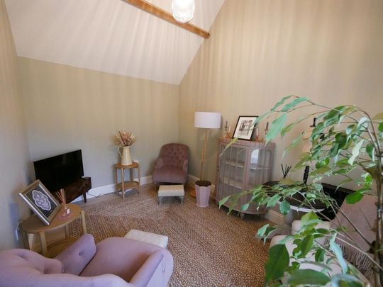 2 bedroom cottage to rent - Photo 1